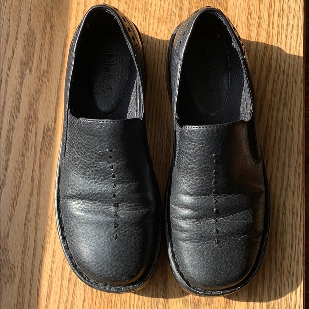 🔥🔥 SALE! White Mountain Slip On Shoes